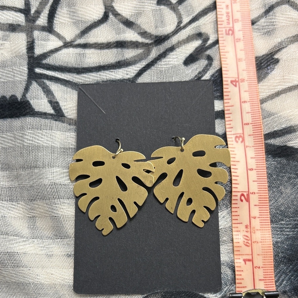🖤Tropical Gold Leaf Earrings🖤